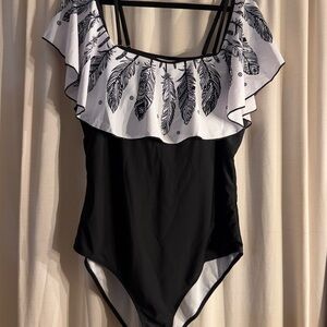 SHEIN Black and White Feather Print One Piece NEW